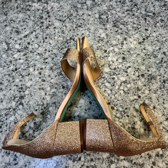 Betsey Johnson Champagne Glitter Heels Open Toe Ankle Strap Size 8 Party Festive - Picture 4 of 12